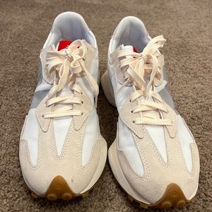 New Balance 327